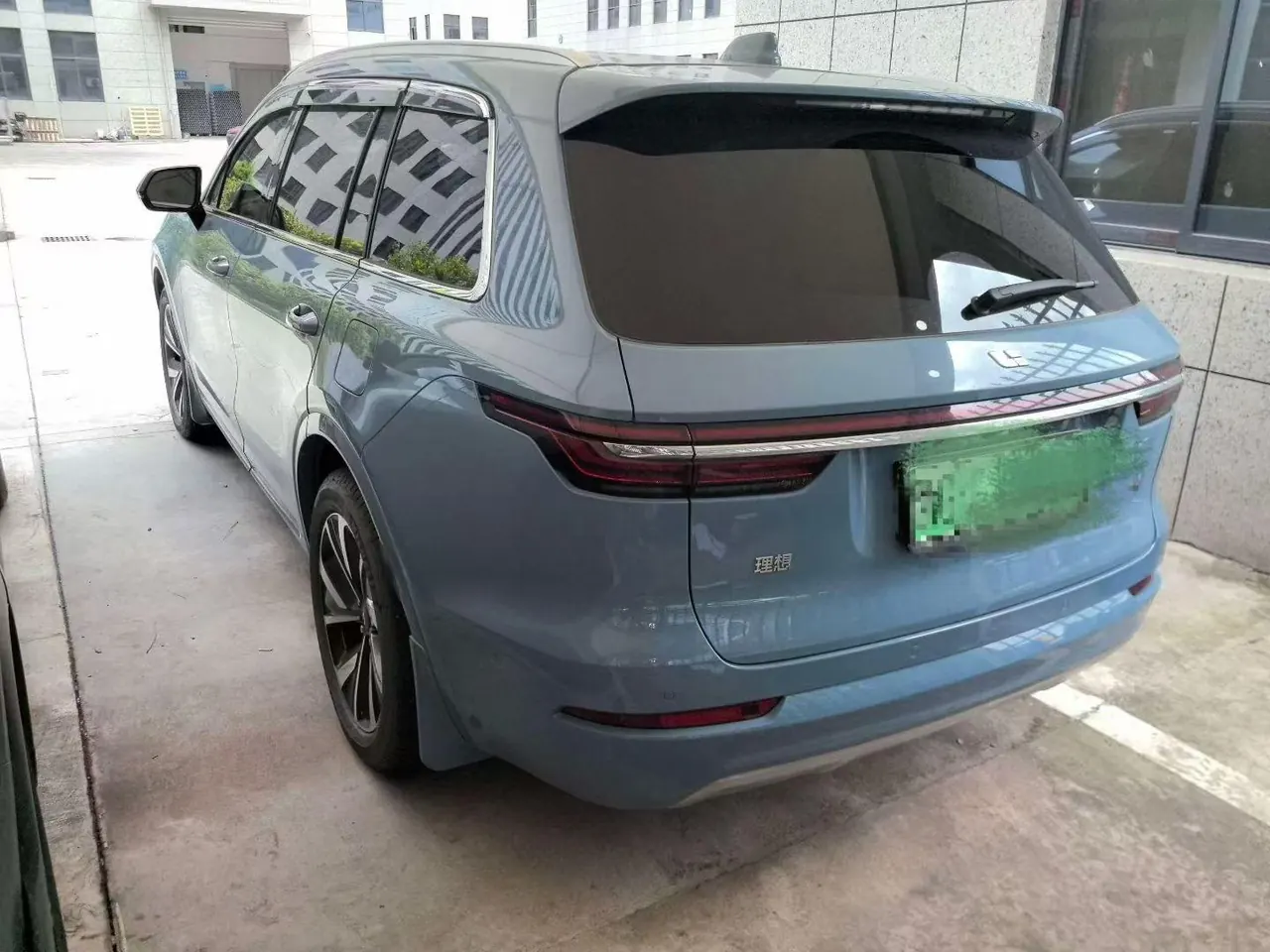 Li 2021 ONE extended range 6-seat version automatic gear 2