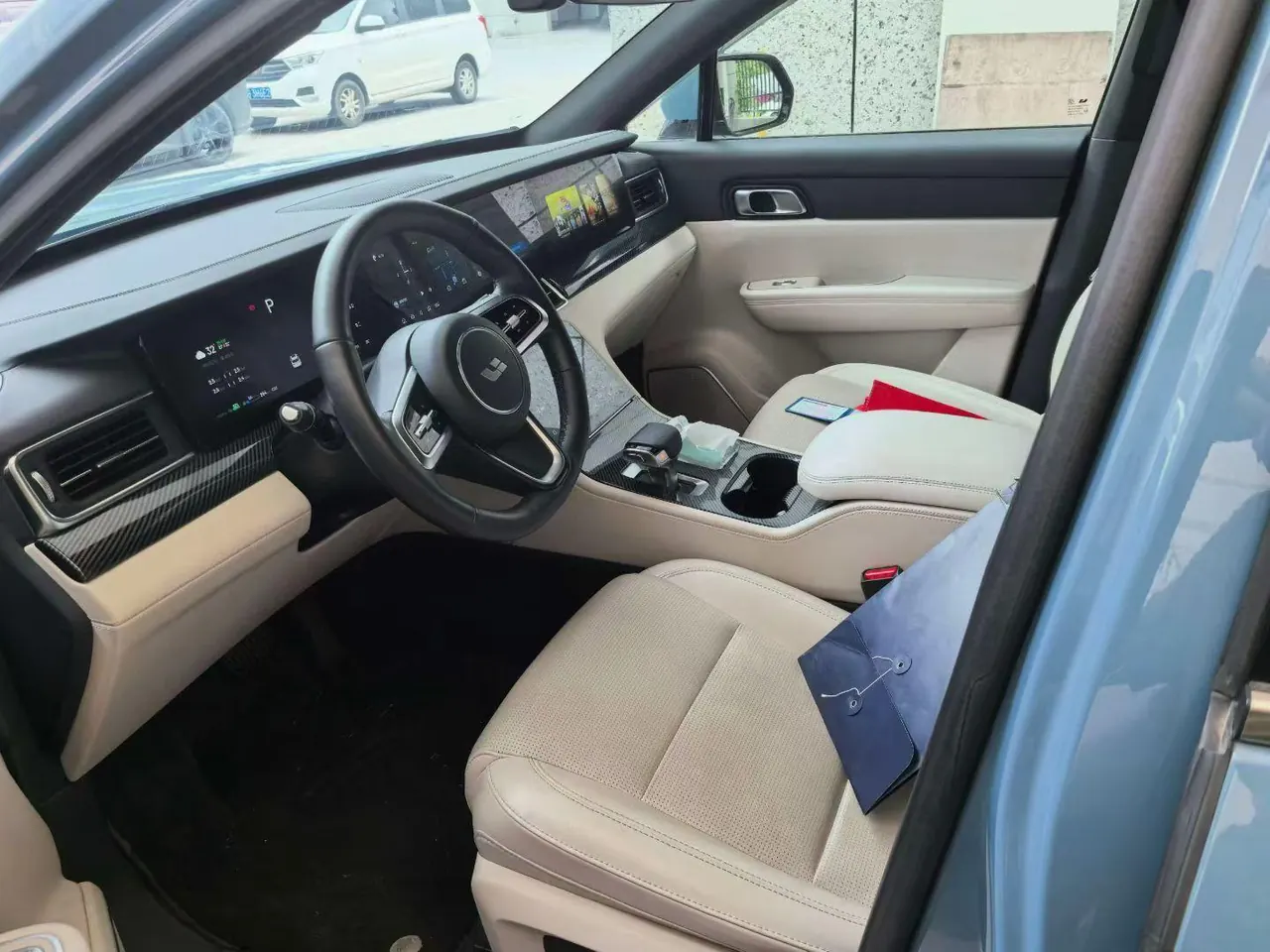 Li 2021 ONE extended range 6-seat version automatic gear 3
