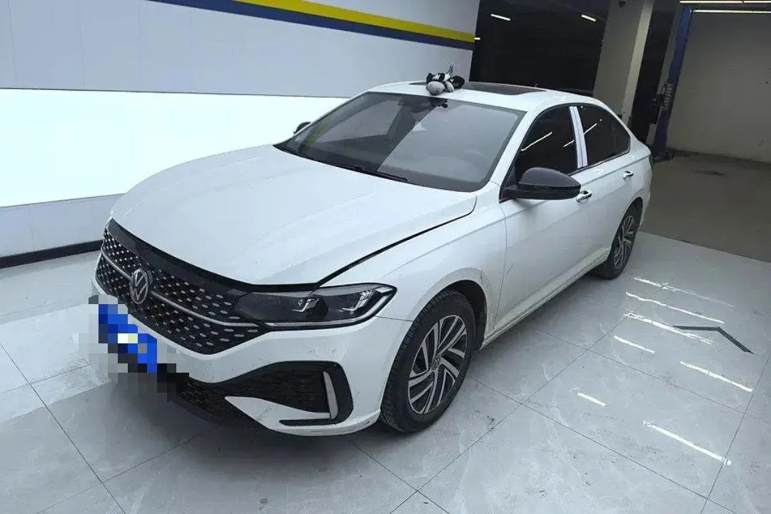 Volkswagen 2023 Lavida 1.5TSI 300TSI Star Leading Edition Automatic Gear - View 1