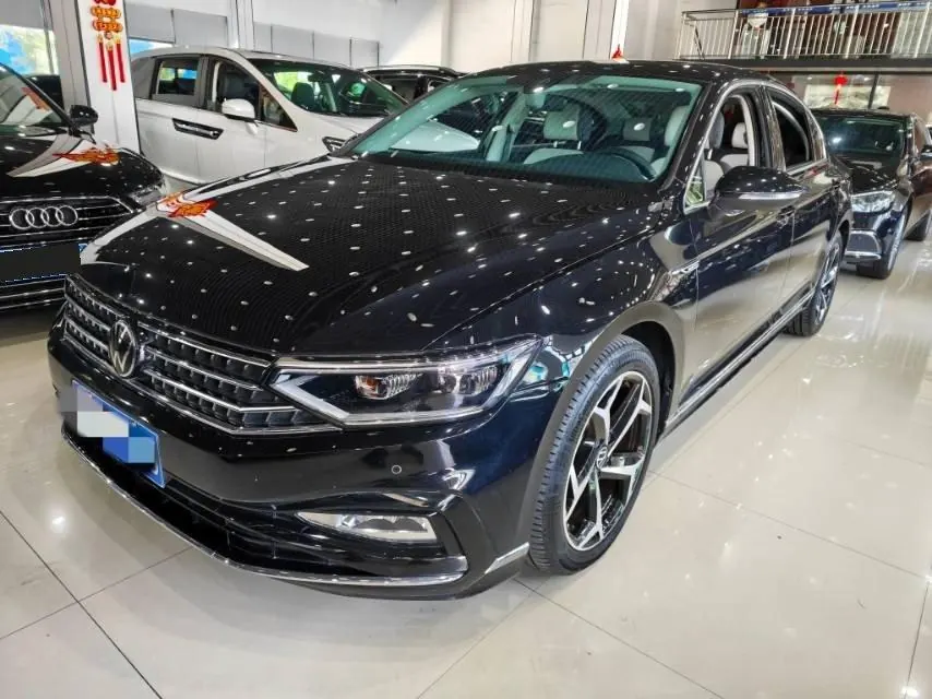 Volkswagen 2024 Magotan 2.0TSI 330TSI 2 million luxury automatic gear - View 1