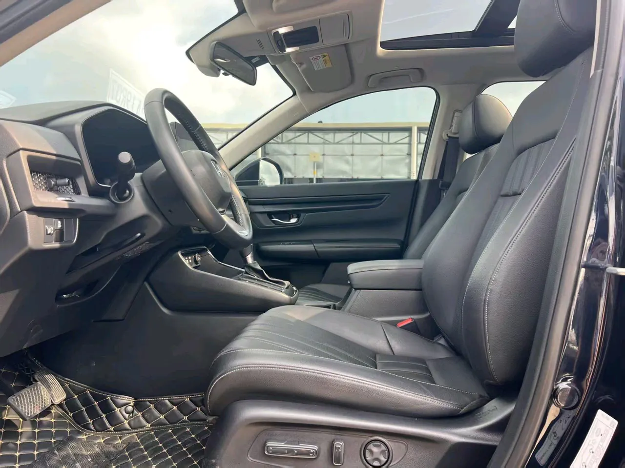 Honda 2023 Hao Ying 1.5T Stepless 240TURBO Two-Drive Deluxe Edition 5-seat Automatic Gear 4
