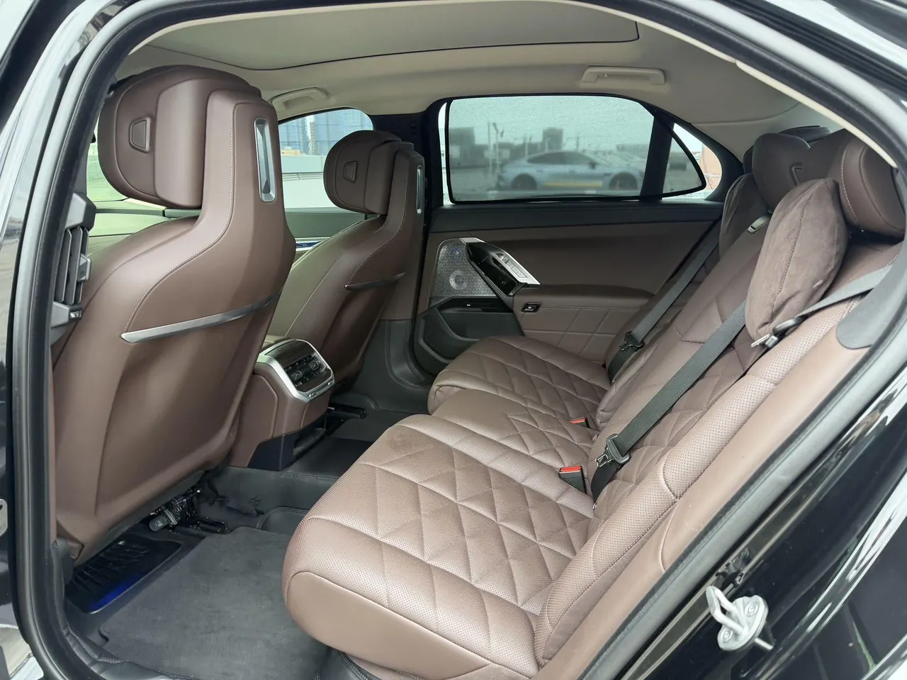 BMW i7 (Imported) 2023 i7 eDrive50L Leading M Sports Suit Automatic Gear 5
