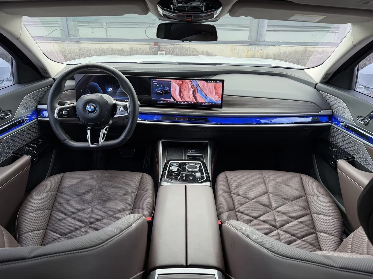 BMW i7 (Imported) 2023 i7 eDrive50L Leading M Sports Suit Automatic Gear 6