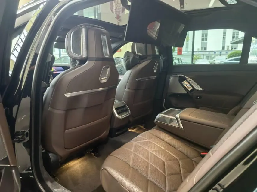 BMW i7 (Imported) 2023 i7 eDrive50L Enjoy Luxury Suit Automatic Gear 4