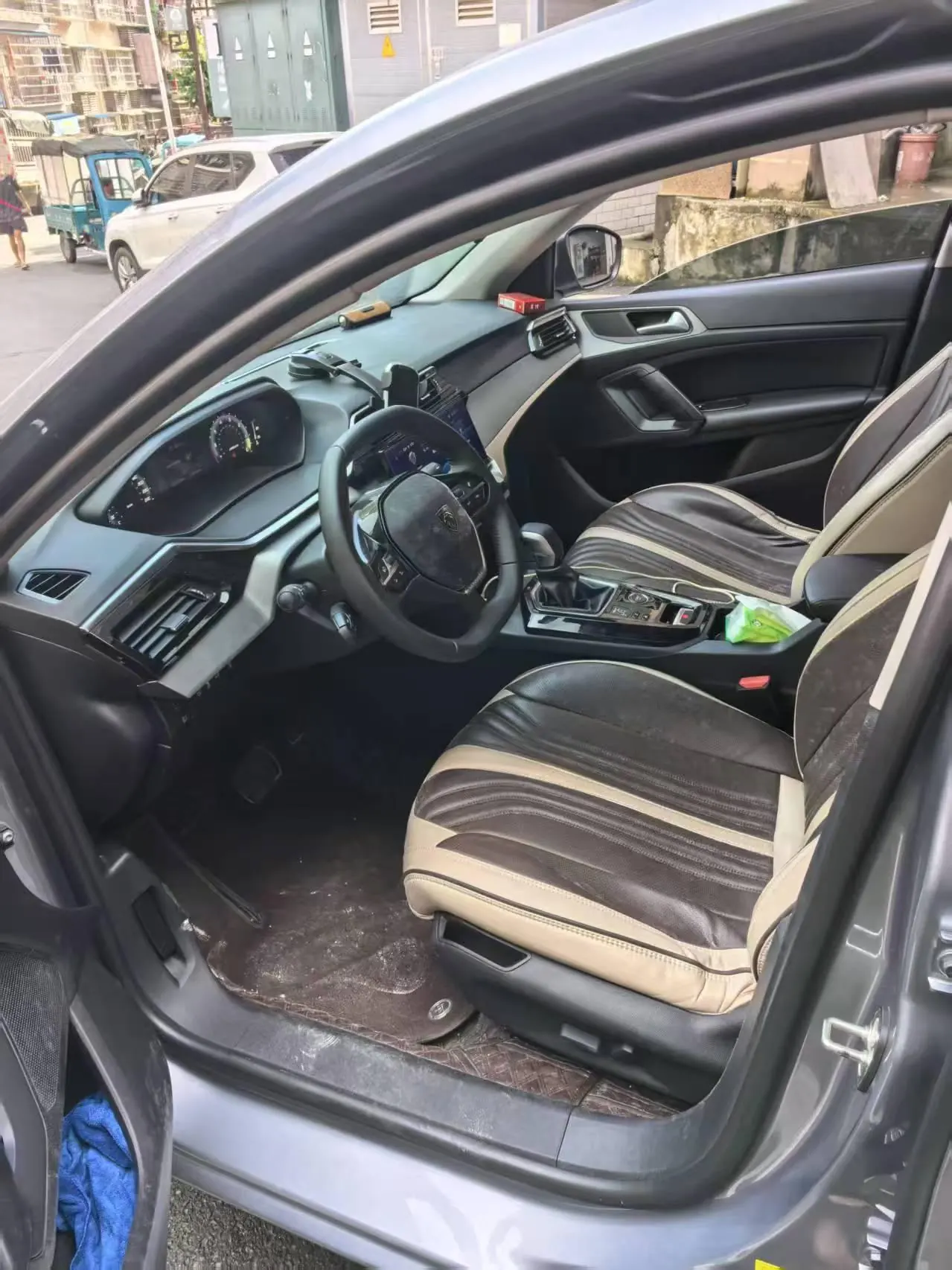 Peugeot 2022 408 1.6T Light Edition Automatic Gear 3