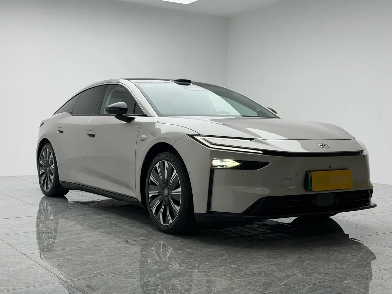 Toyota 2026 Platinum Intelligence 7 700 Max Laser Radar Edition Automatic Gear 2