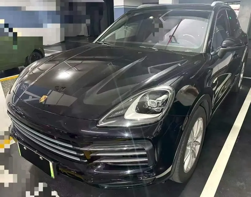 打开图片灯箱:Porsche Cayenne New Energy (Imported) 2021 Cayenne Oil and Electric Hybrid 2.0T Automatic Gear
