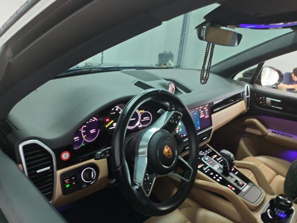 Porsche Cayenne New Energy (Imported) 2021 Cayenne Oil and Electric Hybrid 2.0T Automatic Gear 2