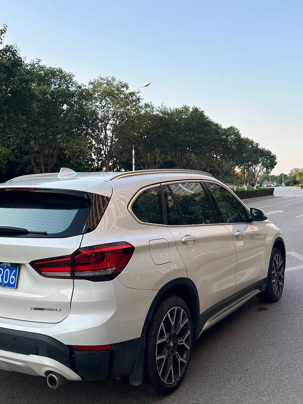 BMW 2022 X1 xDrive25Li 2.0T exclusive automatic gear 3