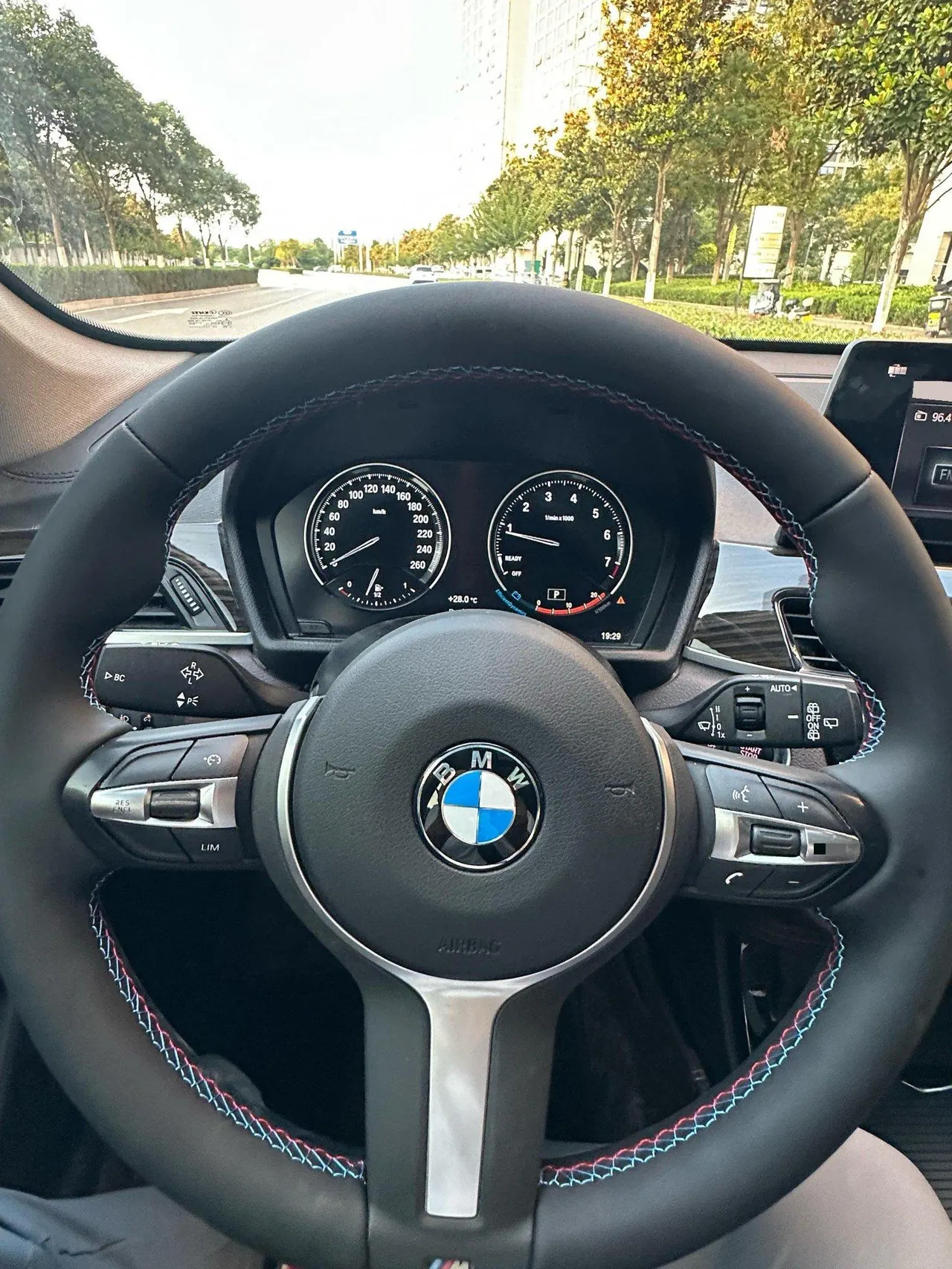 BMW 2022 X1 xDrive25Li 2.0T exclusive automatic gear 8
