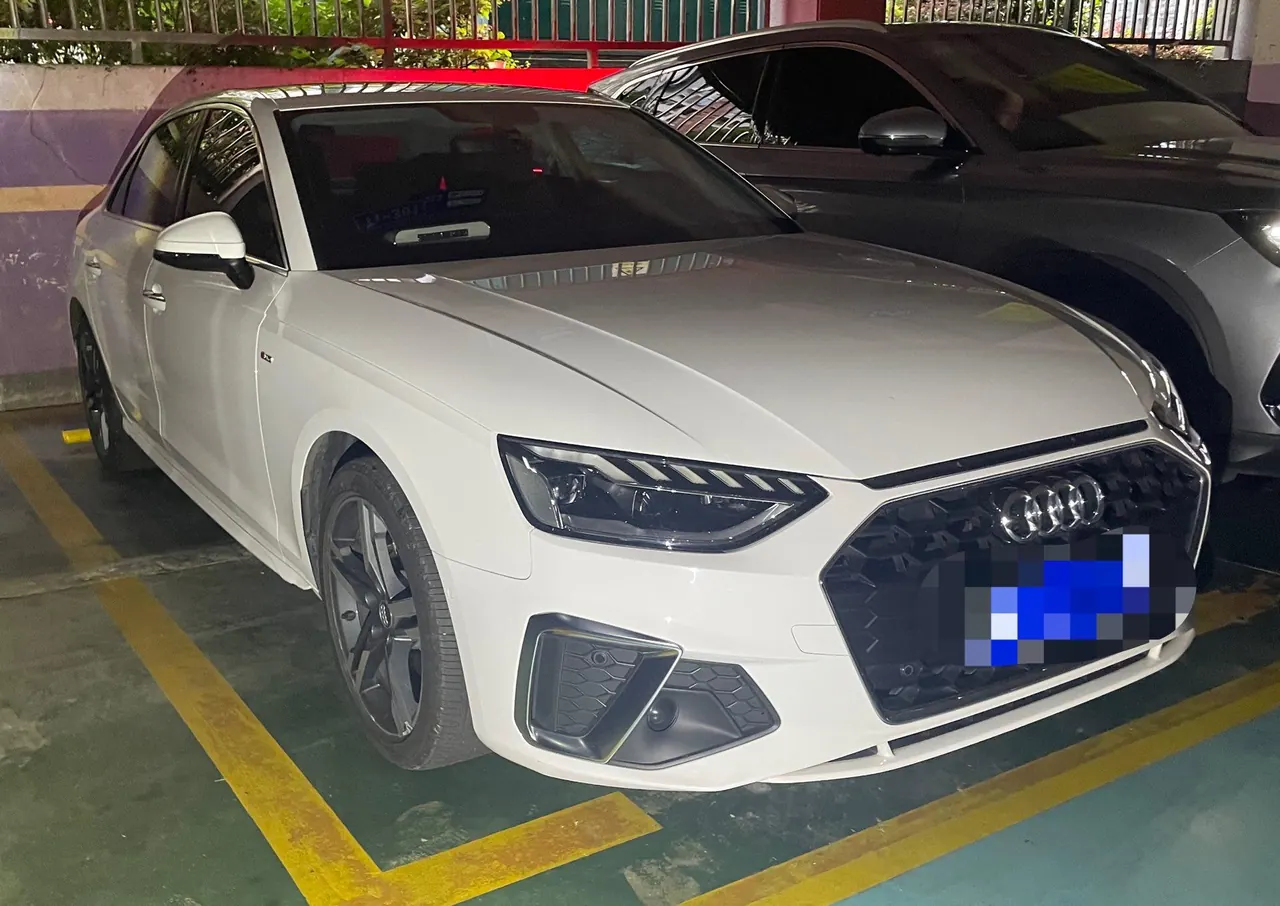 Audi 2022 A4L 2.0TFSI 40TFSI Deluxe Dynamic Automatic 2