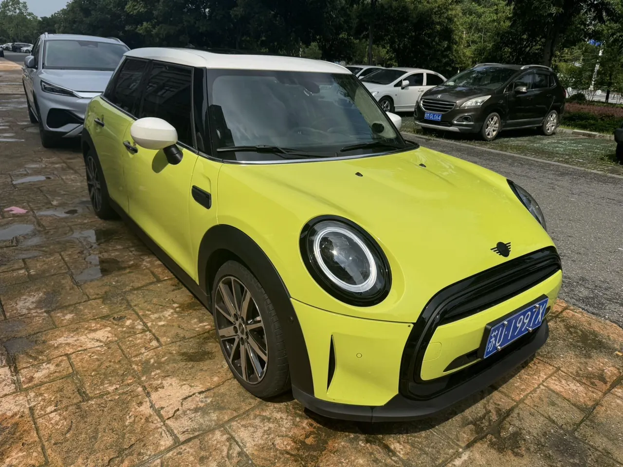 MINI Mini 5-Door (Imported) 2023 Mini Cooper 1.5T Artist Automatic Gear 3