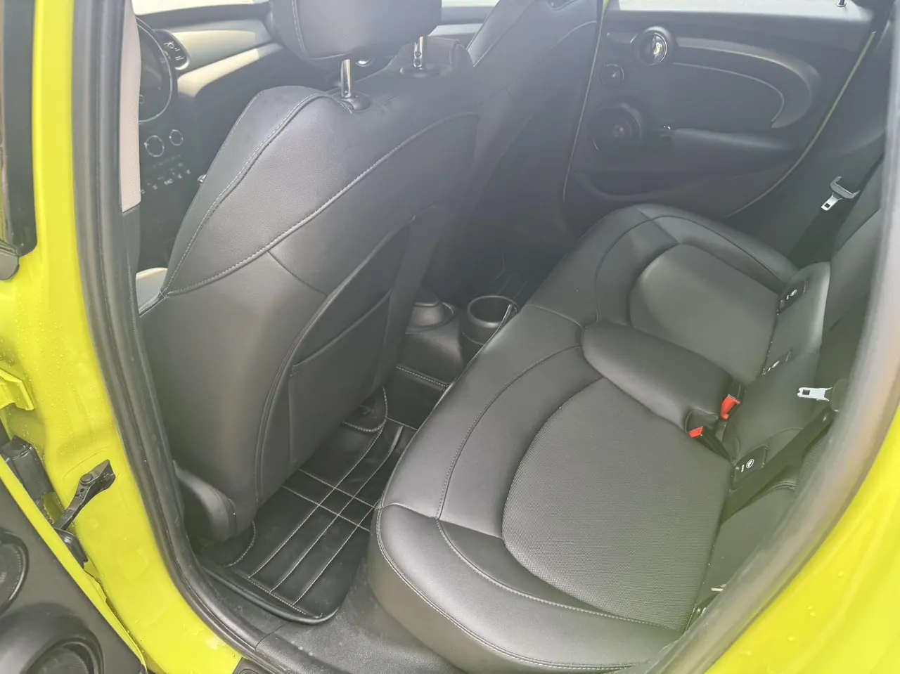 MINI Mini 5-Door (Imported) 2023 Mini Cooper 1.5T Artist Automatic Gear 5