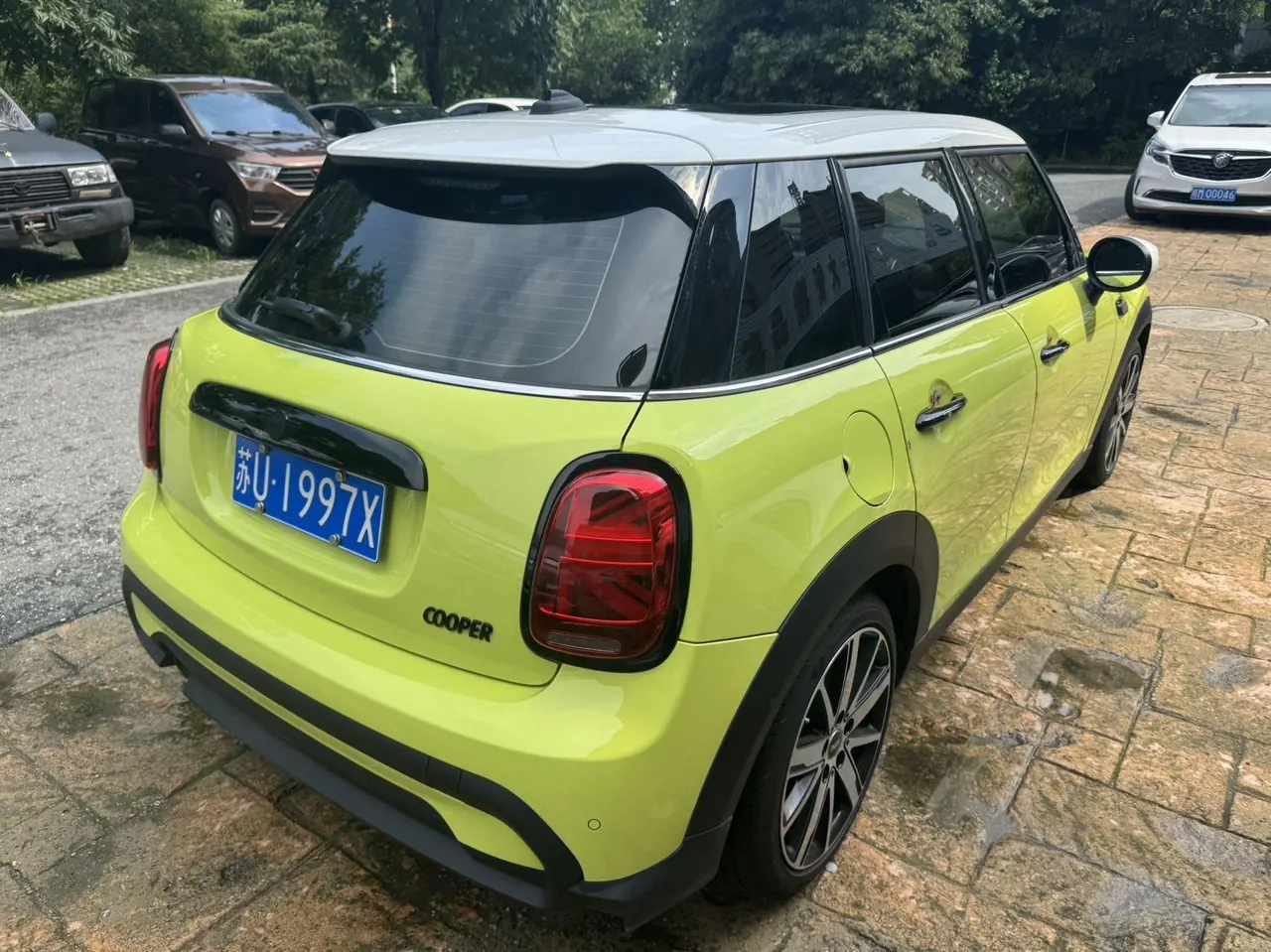 MINI Mini 5-Door (Imported) 2023 Mini Cooper 1.5T Artist Automatic Gear 6