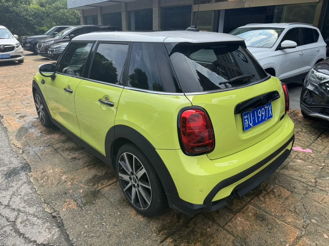 MINI Mini 5-Door (Imported) 2023 Mini Cooper 1.5T Artist Automatic Gear 7