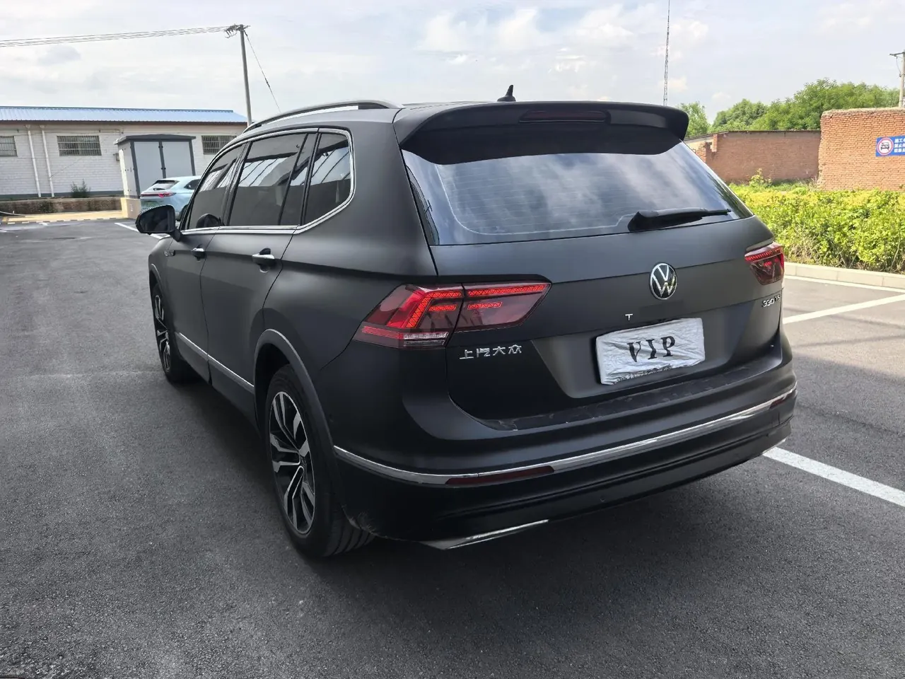 Volkswagen 2021 Tiguan L R-Line 2.0TSI 330TSI Two-Drive Overdrive Automatic Gear 6