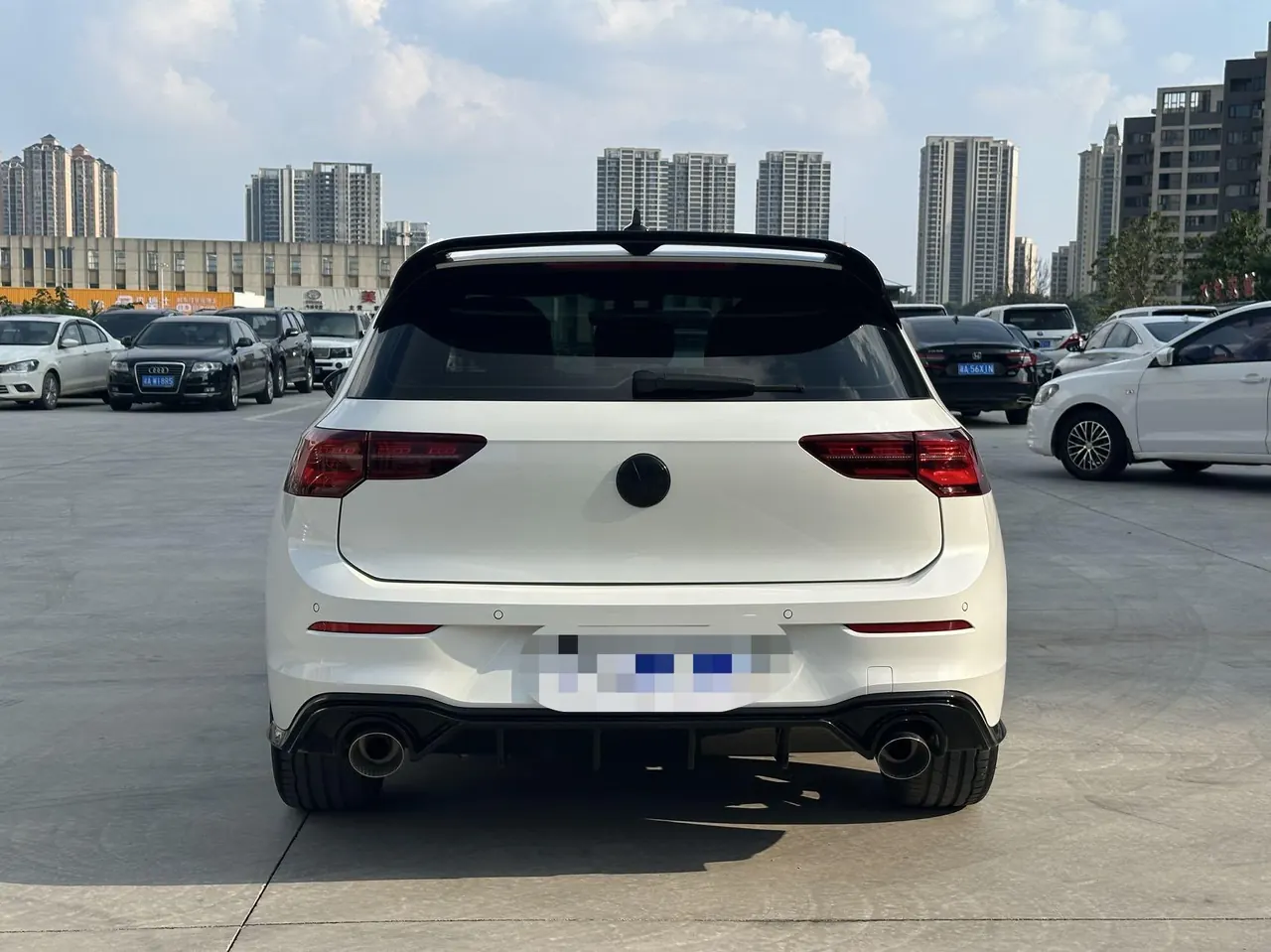 Volkswagen 2021 Golf 8 R-Line 1.4TSI 280TSI Automatic 3