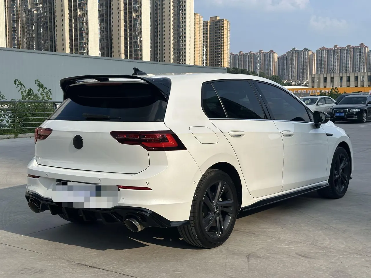 Volkswagen 2021 Golf 8 R-Line 1.4TSI 280TSI Automatic 4