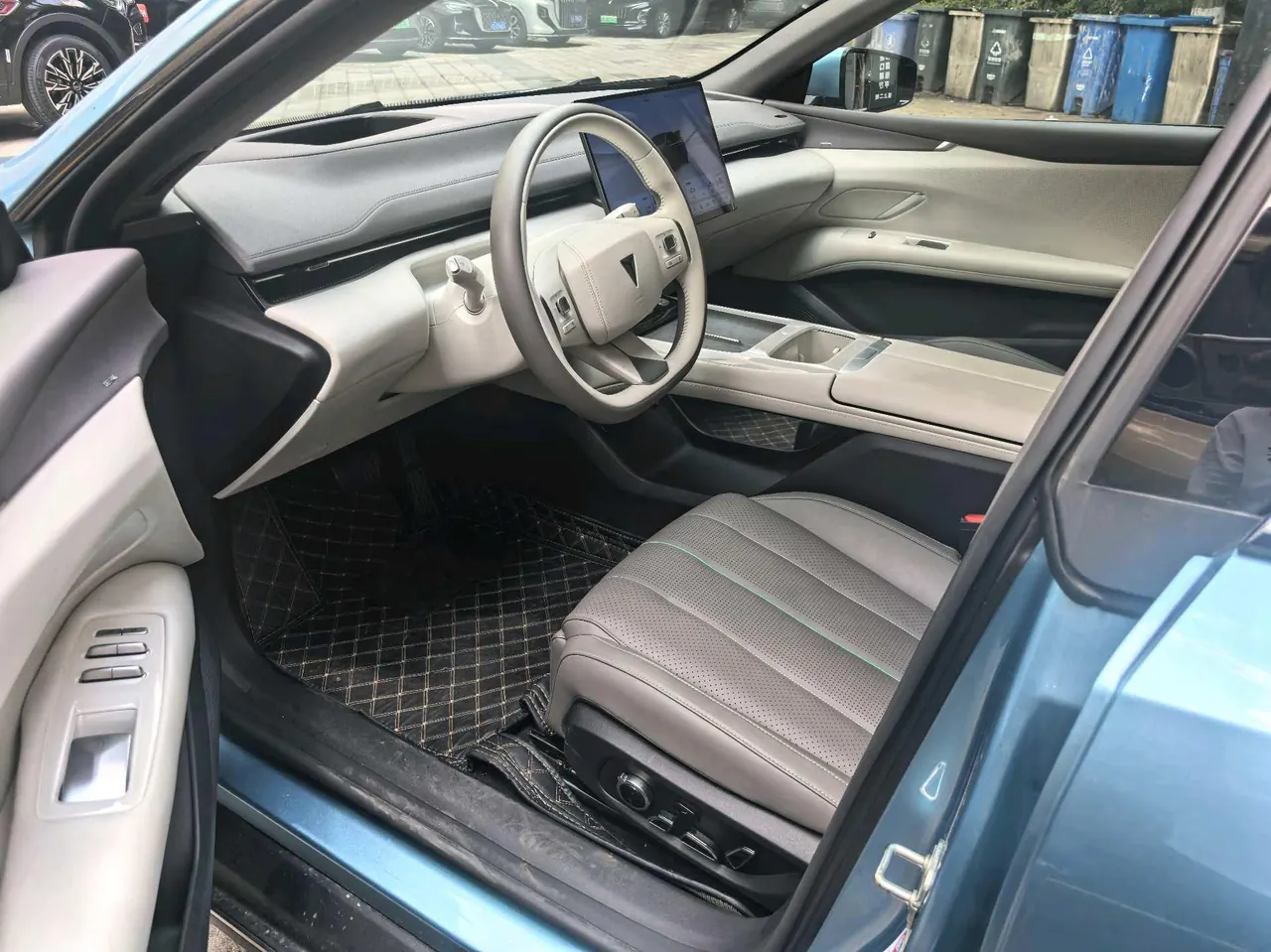 ChangAn Deepal 2025 L 07 230Ultra Dry Kun Smart Drive ADS SE Range-extended Automatic Gear 7