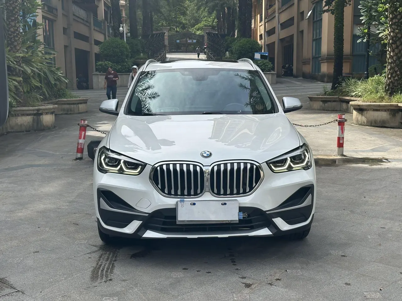 BMW 2022 X1 sDrive20Li 1.5T fashion automatic gear 3