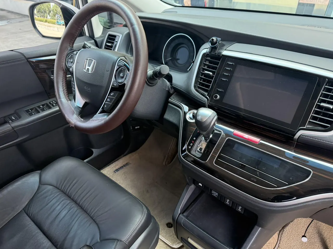 Honda 2021 Odyssey Hybrid 2.0 Stepless Sharp Premium Edition Automatic Gear 3