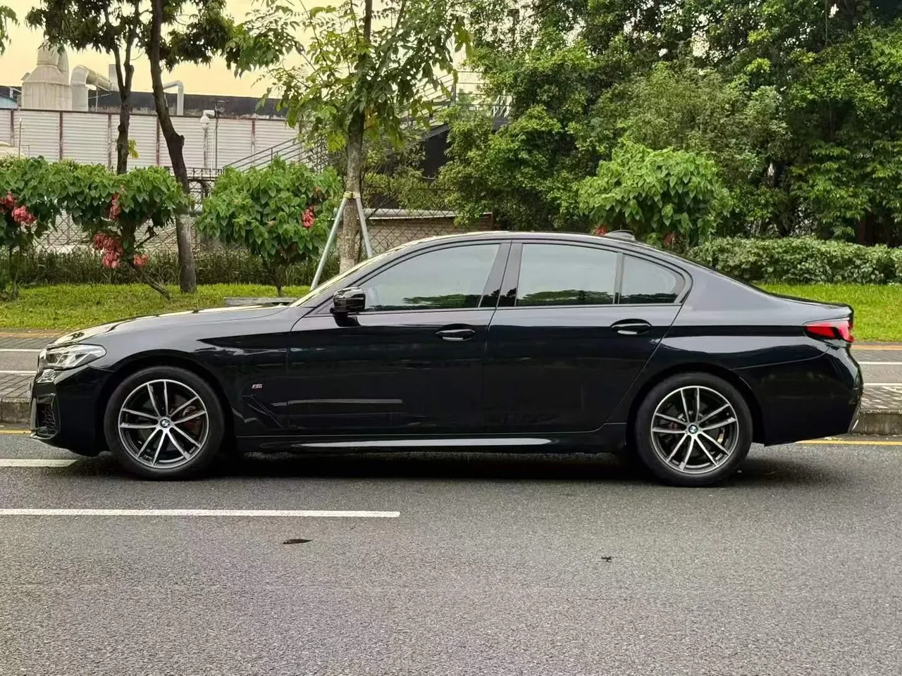 BMW 5 Series (Imported) 2022 525i 2.0T M Sports Suit (Modified 2) Automatic Gear 2