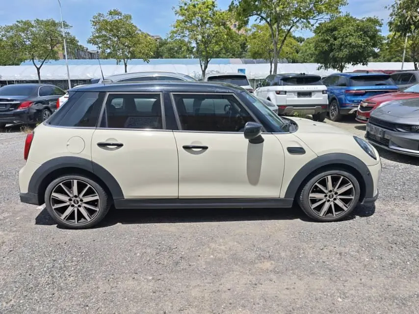 MINI Mini 5-Door (Imported) 2023 Mini Cooper 1.5T Artist Automatic Gear 3