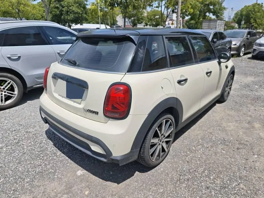 MINI Mini 5-Door (Imported) 2023 Mini Cooper 1.5T Artist Automatic Gear 4