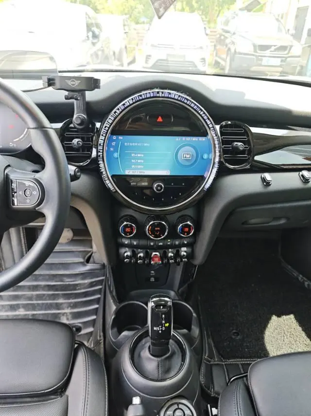 MINI Mini 5-Door (Imported) 2023 Mini Cooper 1.5T Artist Automatic Gear 8