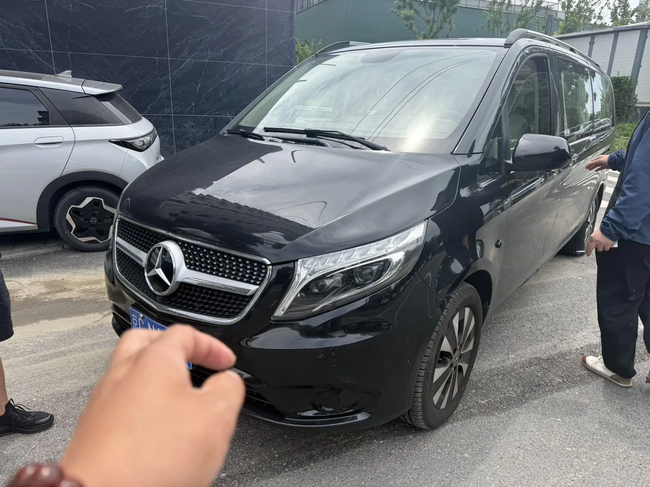 Открыть галерею: Mercedes Benz 2021 Vito 2.0T Elite Edition 7-seat Automatic Gear