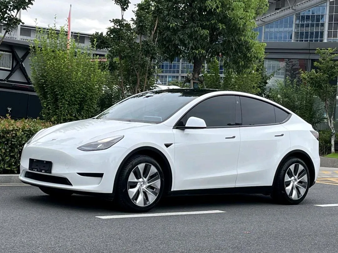 Tesla 2022 Model Y rear-wheel drive version (facelift) automatic gear - View 1