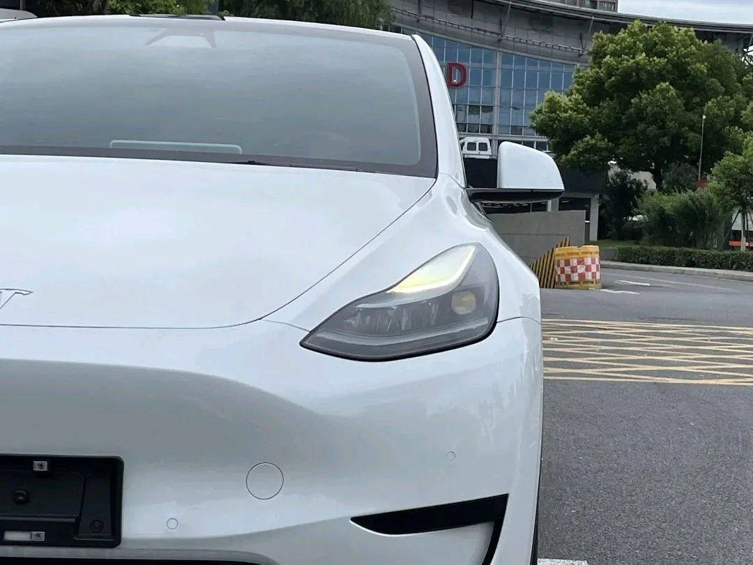 Tesla 2022 Model Y rear-wheel drive version (facelift) automatic gear 10