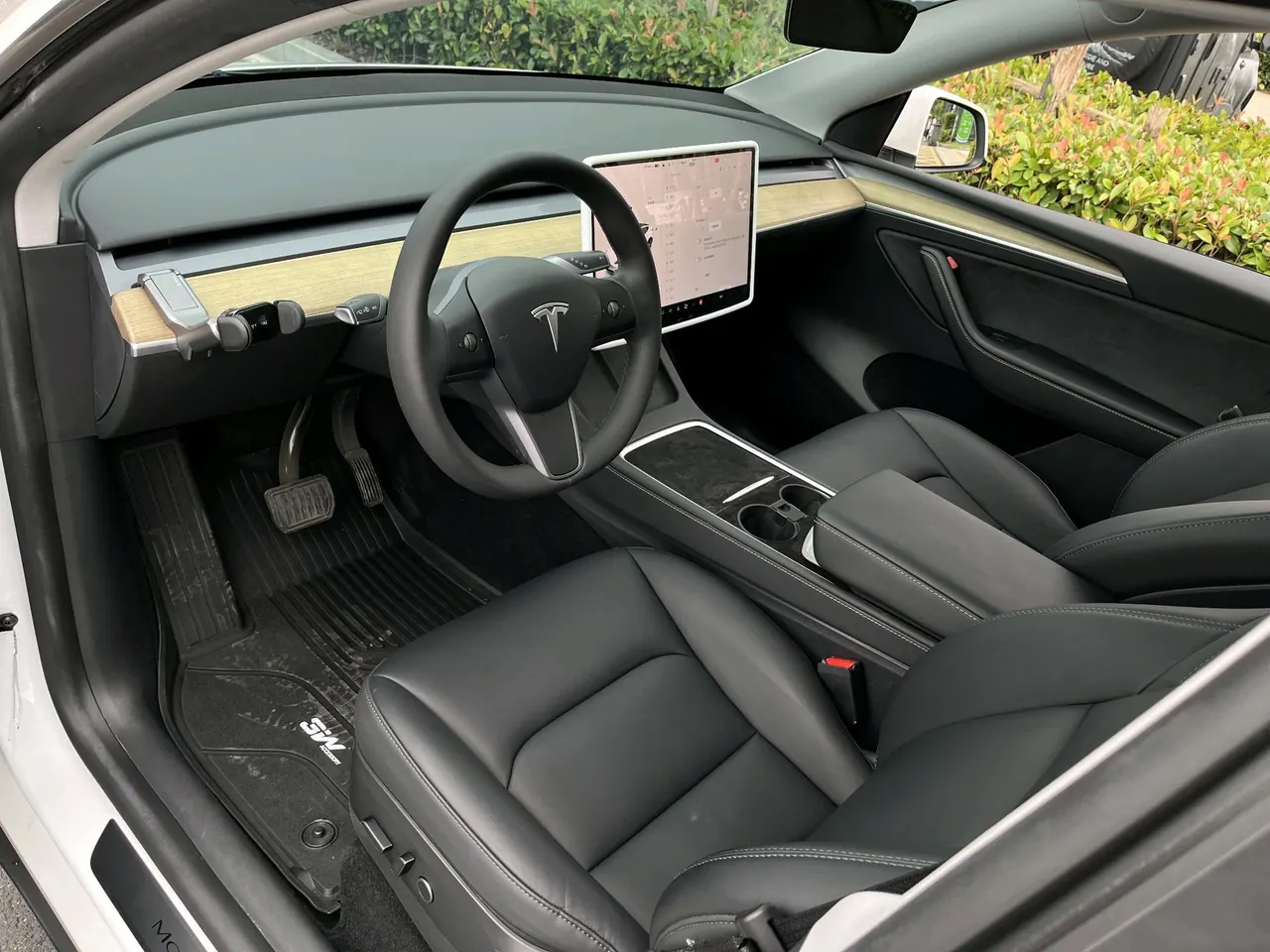 Tesla 2022 Model Y rear-wheel drive version (facelift) automatic gear 4