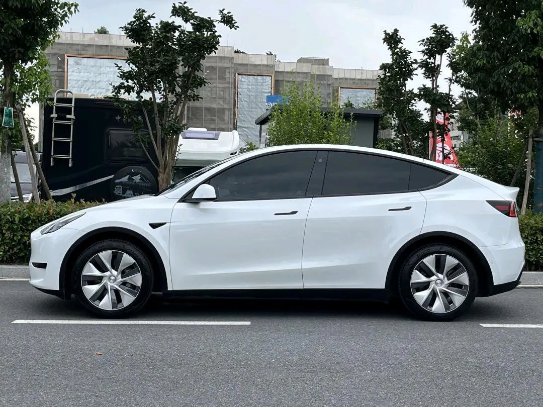 Tesla 2022 Model Y rear-wheel drive version (facelift) automatic gear 5