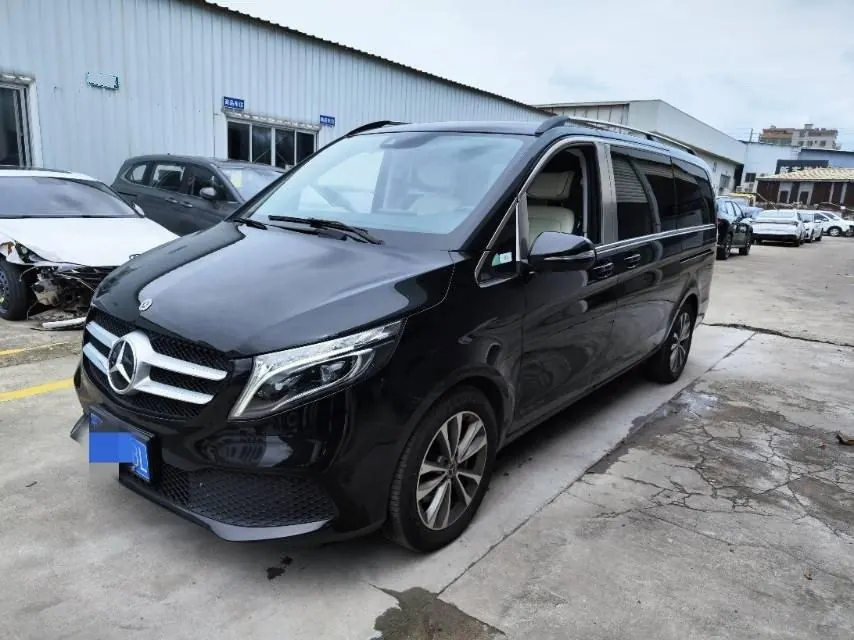 Mercedes Benz Class V 2022V 260 2.0T Pilot Edition Automatic Gear - View 1