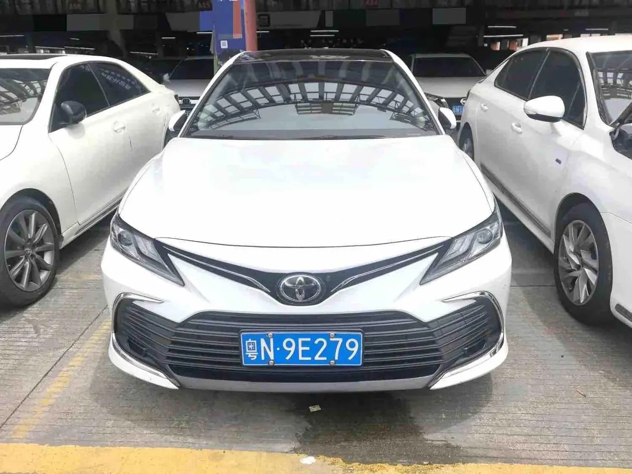 Toyota 2021 Camry 2.5G Deluxe Edition Automatic Gear 2