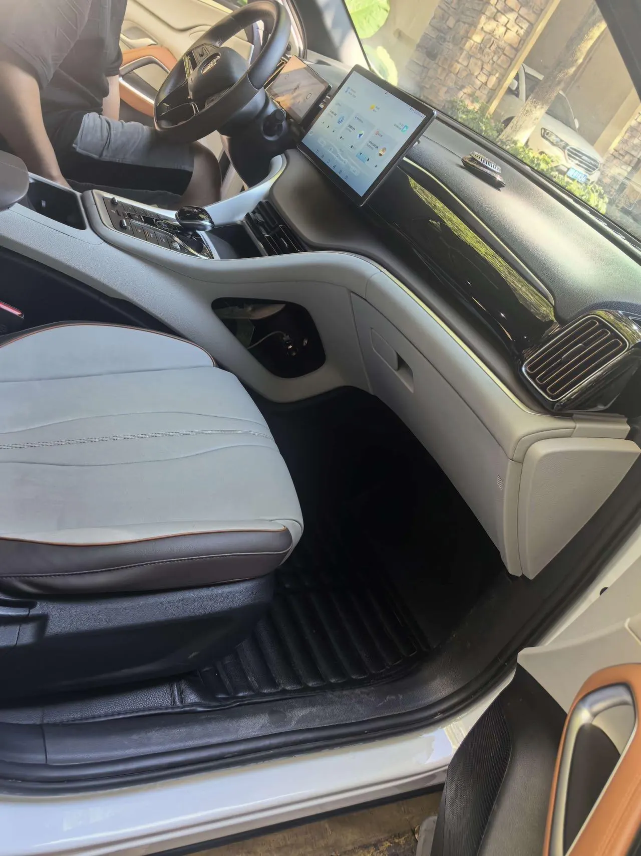 BYD 2023 Song Pro DM-i 1.5 Stepless Champion Edition Exceed 110KM Automatic 3