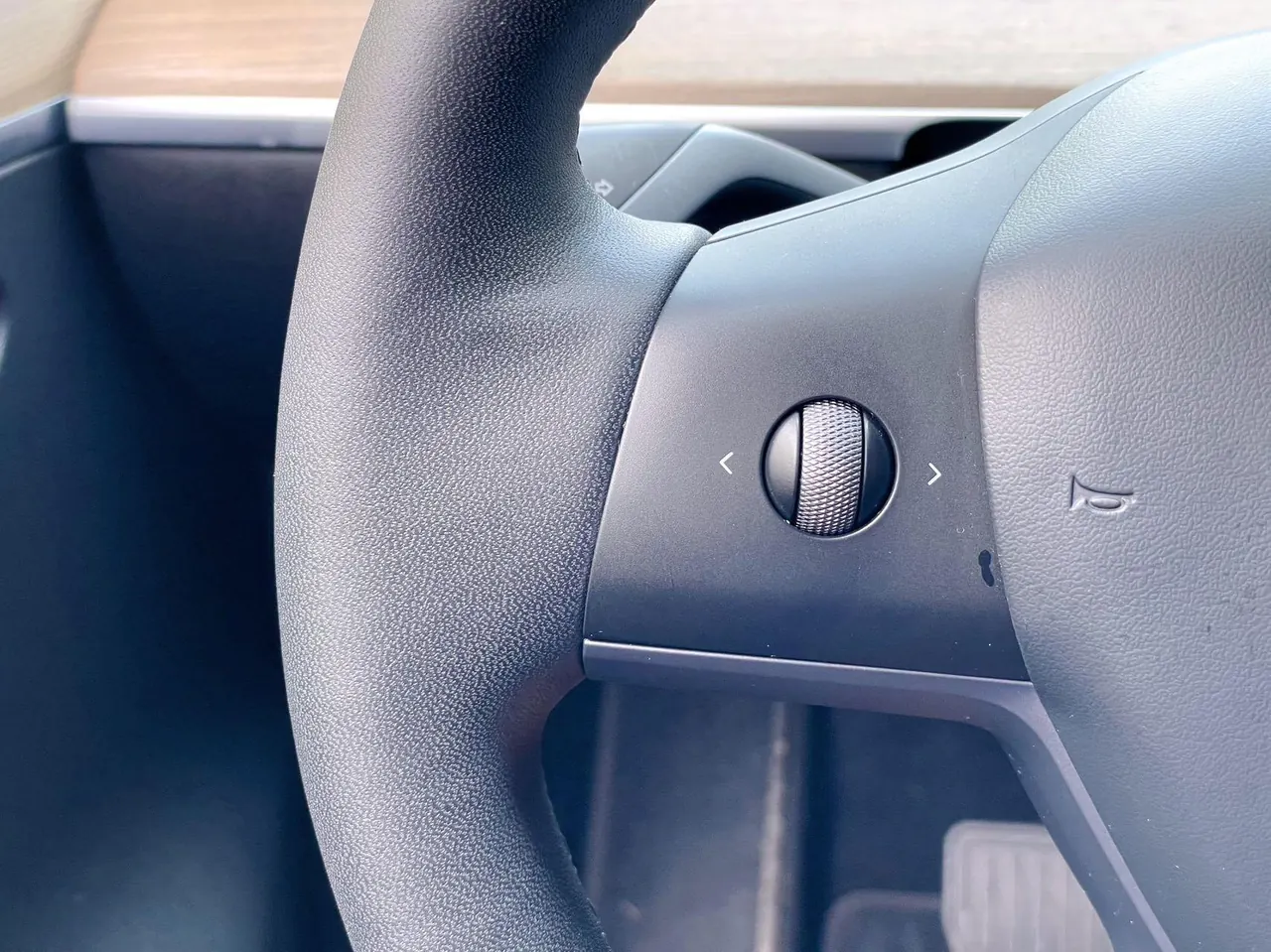 Tesla 2022 Model Y rear-wheel drive version automatic transmission 11