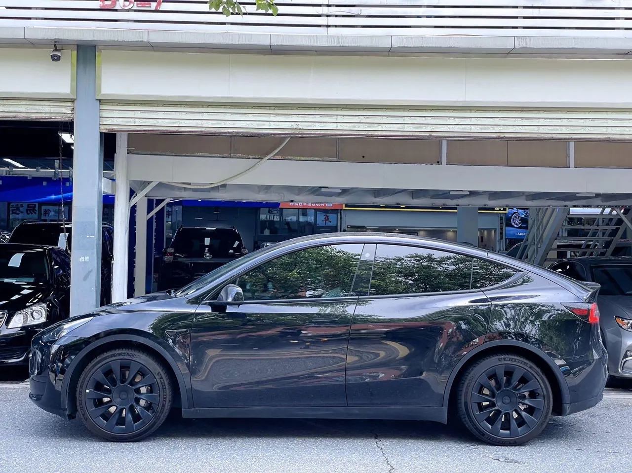 Tesla 2022 Model Y rear-wheel drive version automatic transmission 3