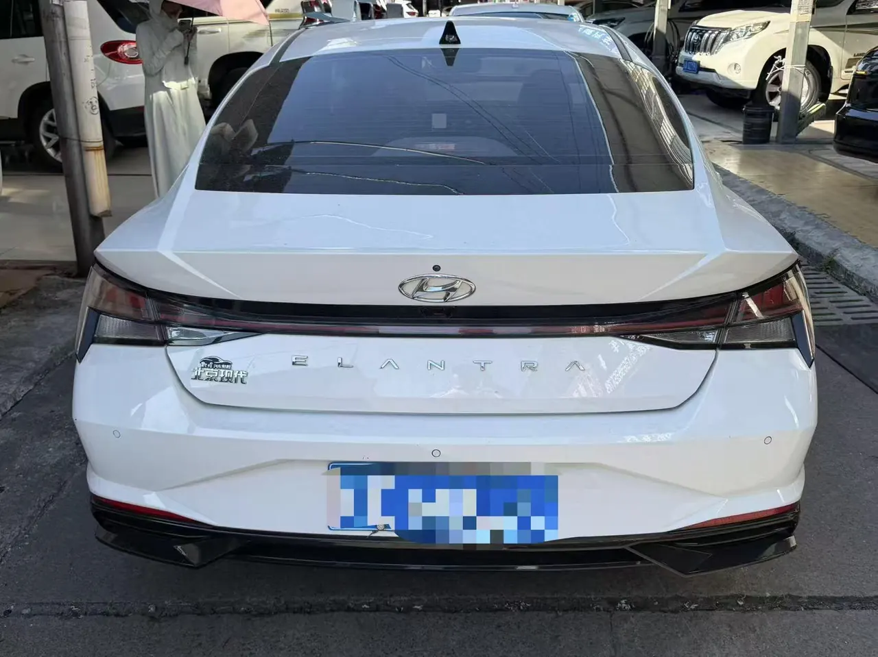 Hyundai 2022 Elantra -3-compartment 1.5 stepless LUX premium automatic gear 10