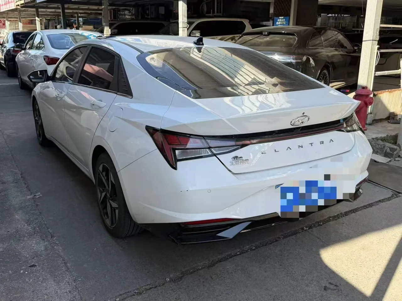 Hyundai 2022 Elantra -3-compartment 1.5 stepless LUX premium automatic gear 9