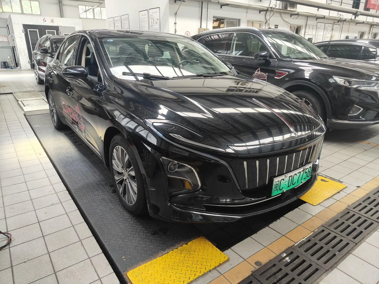 HongQi 2021 E-QM5 Charging Flag Edition Automatic Transmission 3