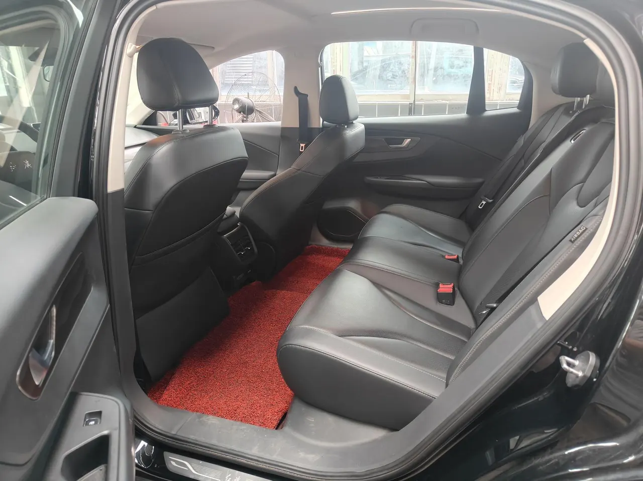 HongQi 2021 E-QM5 Charging Flag Edition Automatic Transmission 5