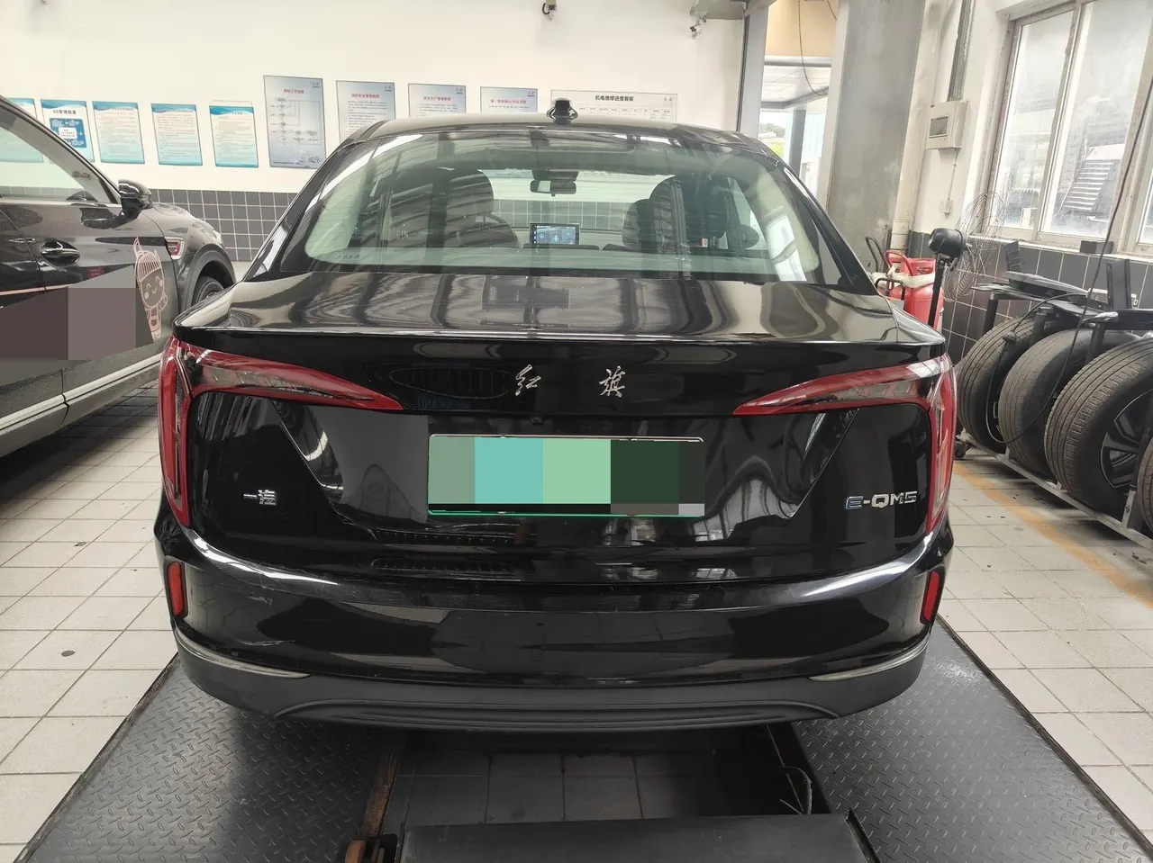 HongQi 2021 E-QM5 Charging Flag Edition Automatic Transmission 8