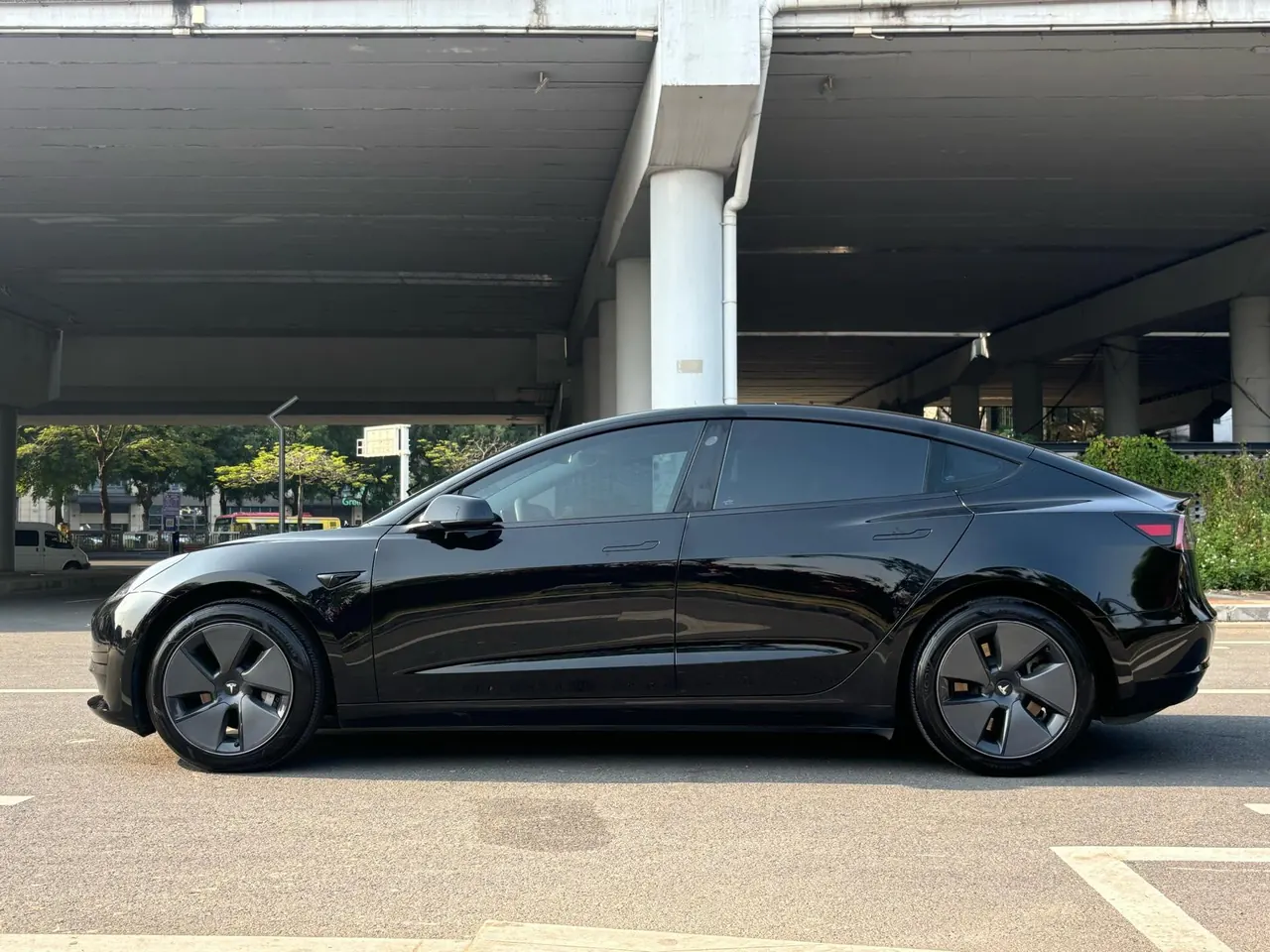 Tesla 2022 Model 3 rear-wheel drive version of automatic transmission 3