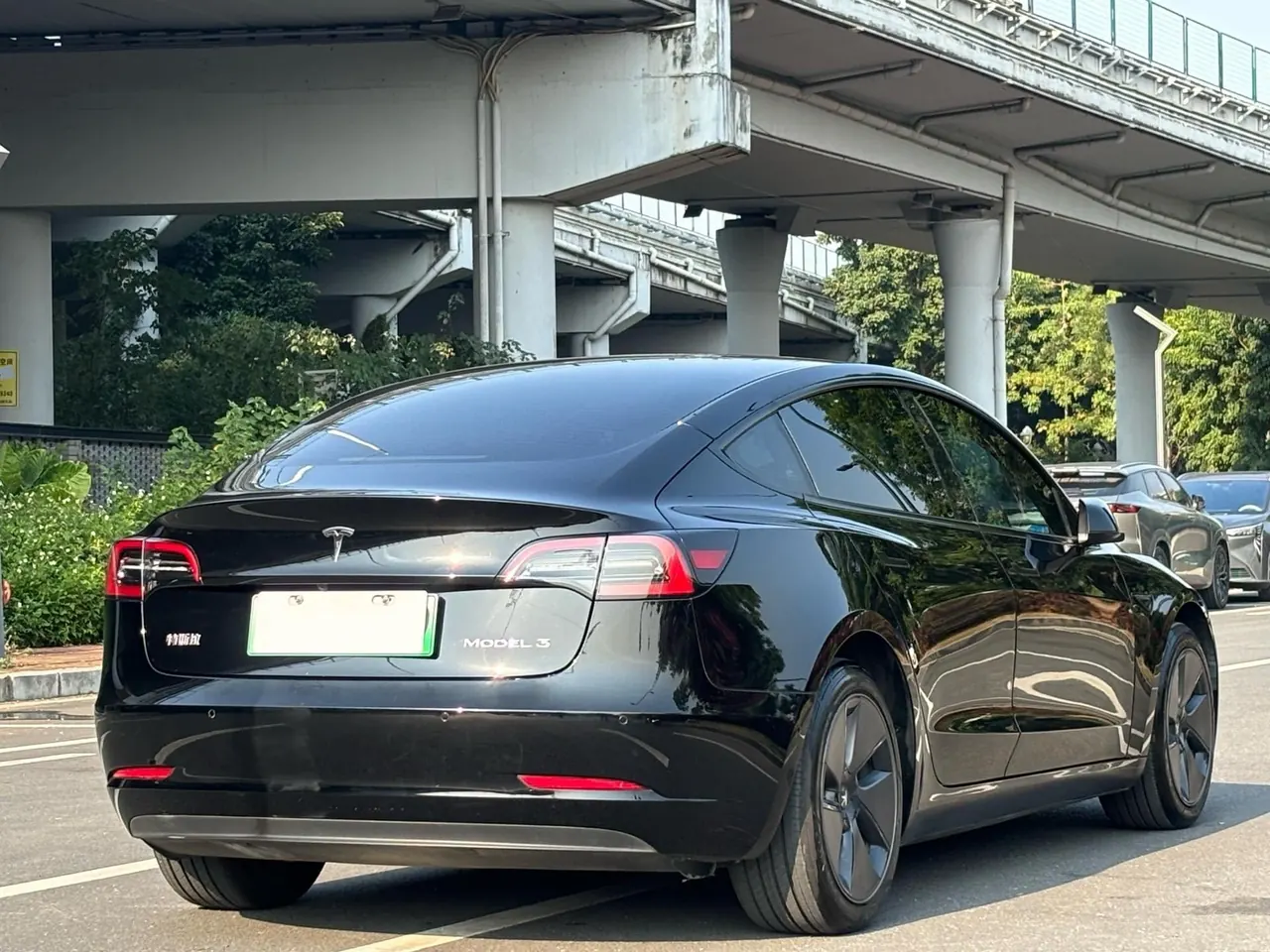 Tesla 2022 Model 3 rear-wheel drive version of automatic transmission 4