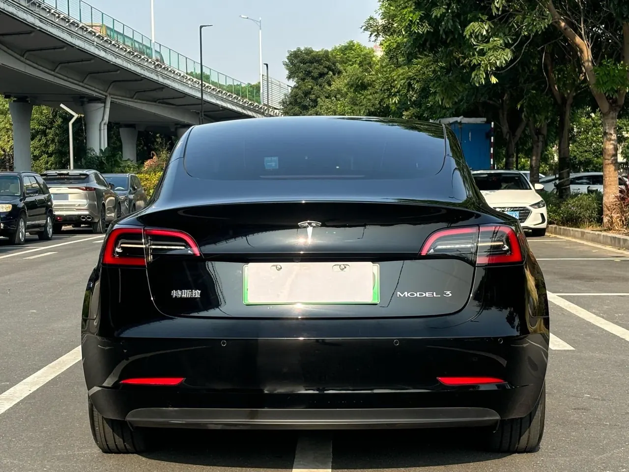 Tesla 2022 Model 3 rear-wheel drive version of automatic transmission 5