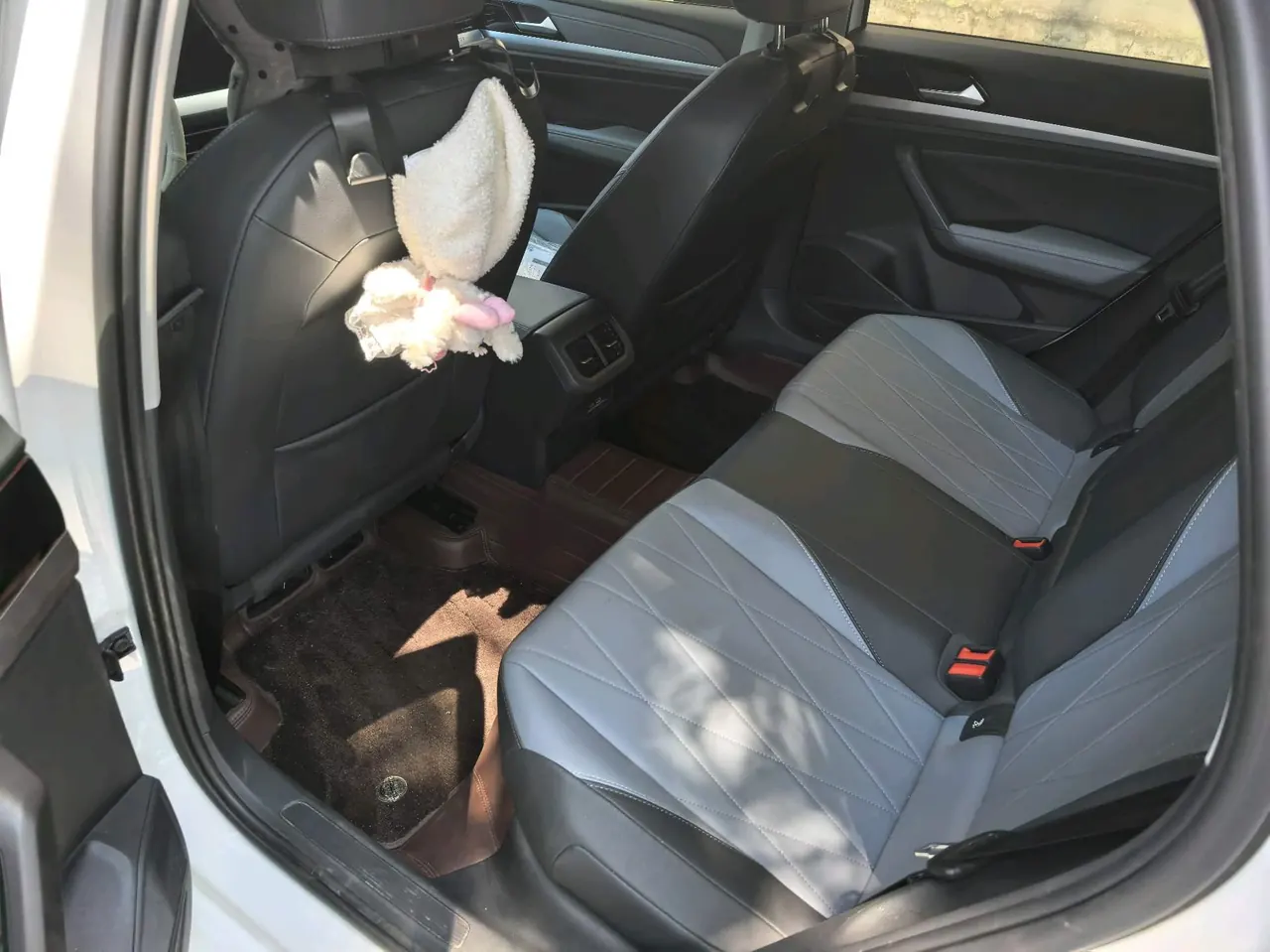 Volkswagen 2024 LaVida 1.5 5 Million Edition Automatic 4