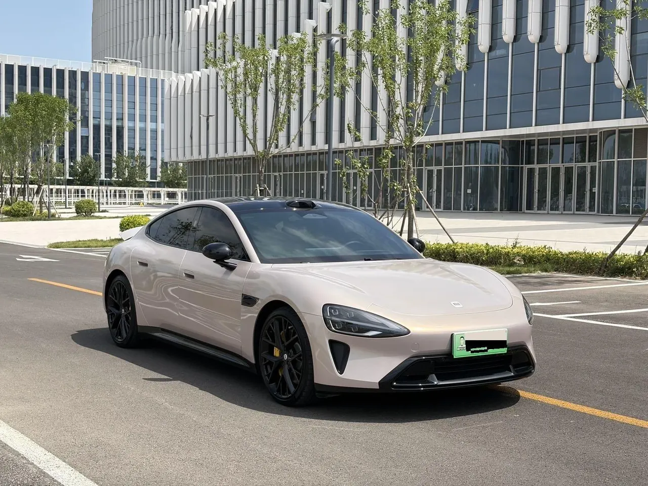 MI 2024 SU 7 750km Four-wheel Drive Max Founding Edition Automatic Gear 3
