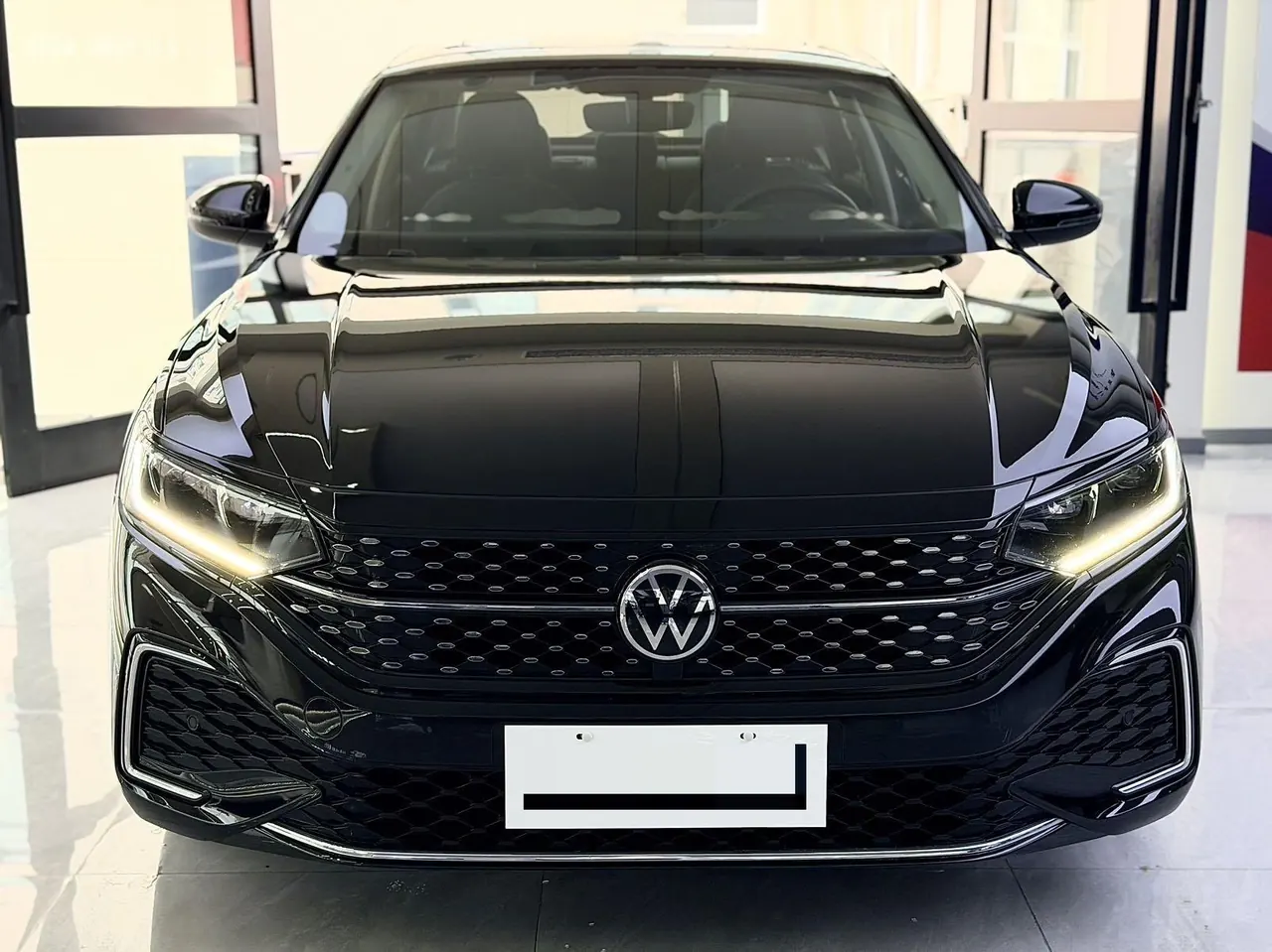 Volkswagen 2023 Passat 2.0TSI 330TSI Star Elite Edition Automatic Gear 2